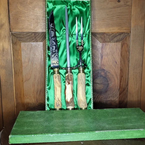 Elegant Carving Set with Wooden Handles - Picture 11 of 11